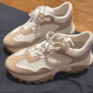 American Vintage White and Tan Chunky Sneakers